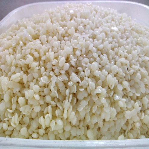 گرانول موم سفید (موم پرک سفید)